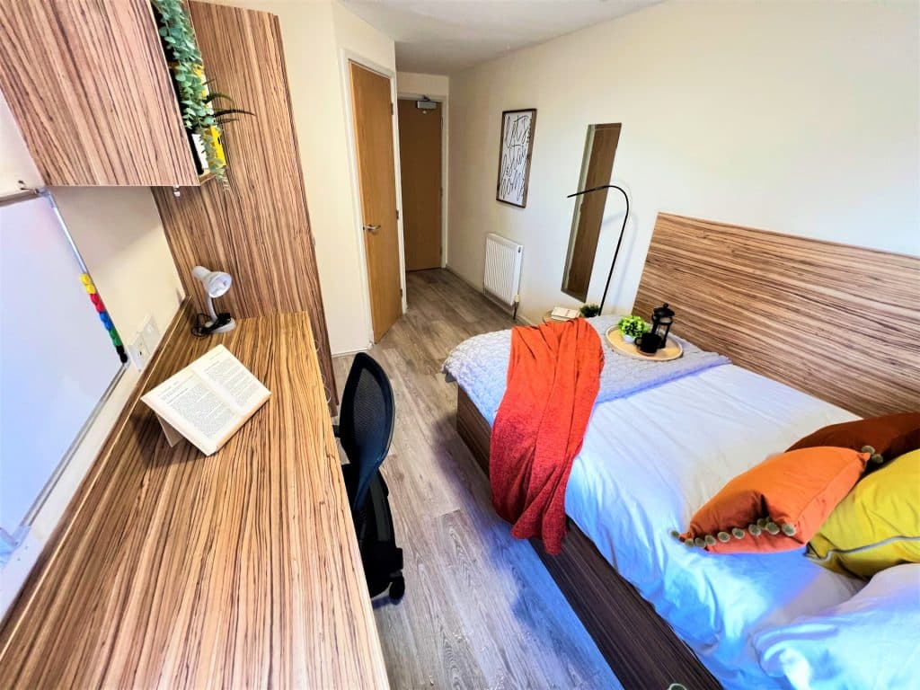 Deluxe En-Suite - 6