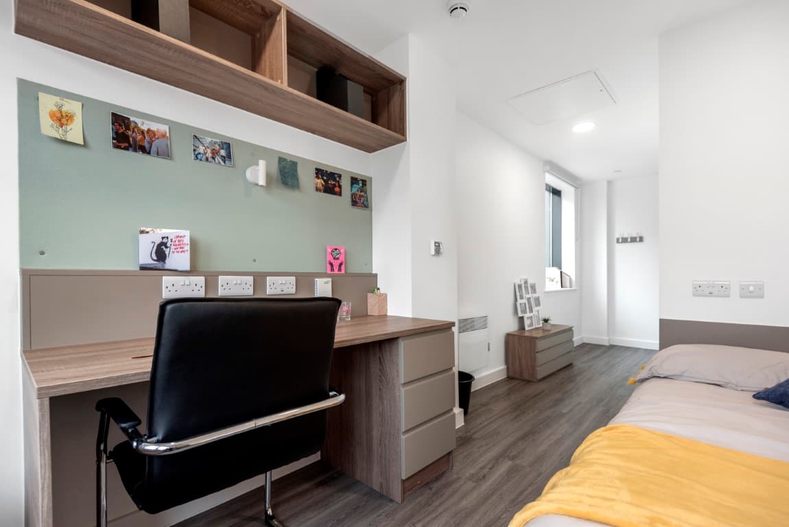 Classic En-Suite Plus - 4