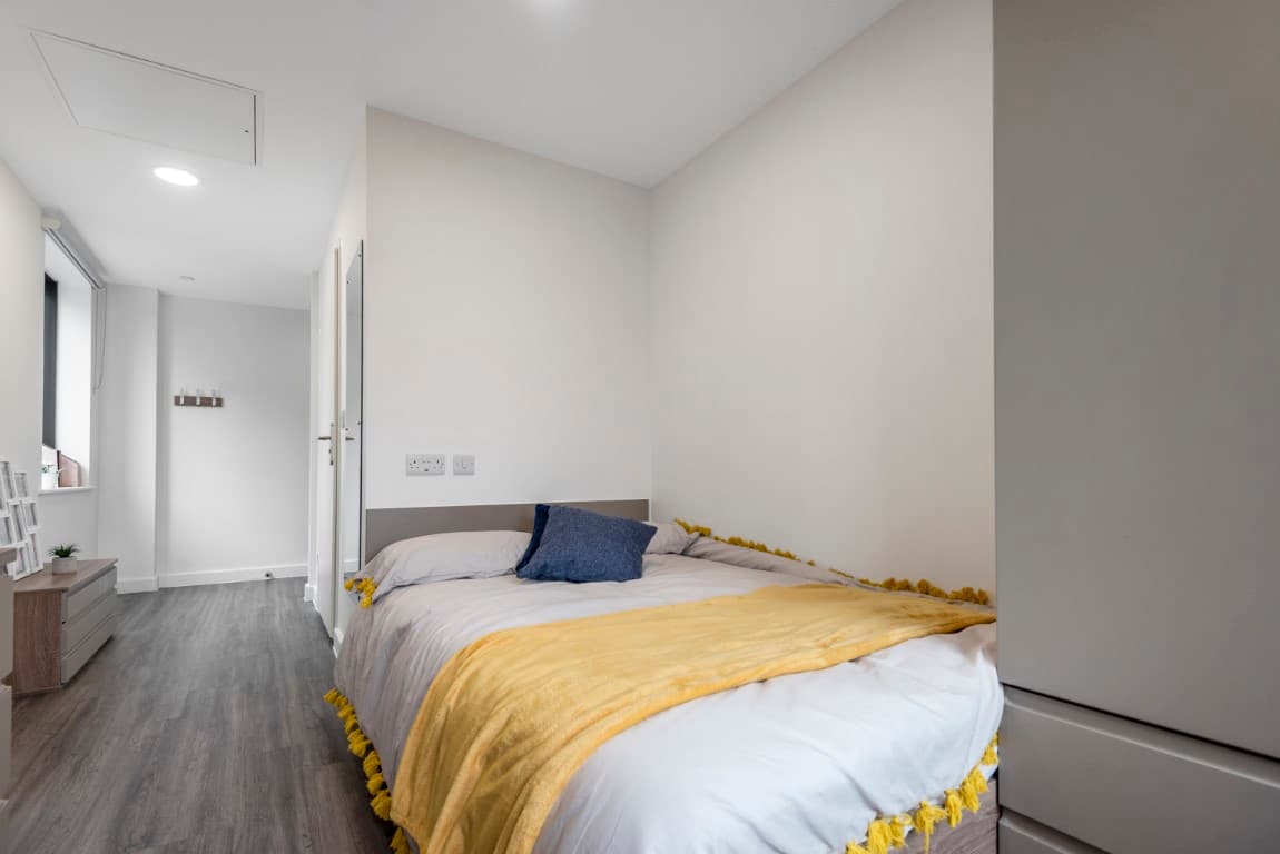 Premium En-Suite Plus - 1