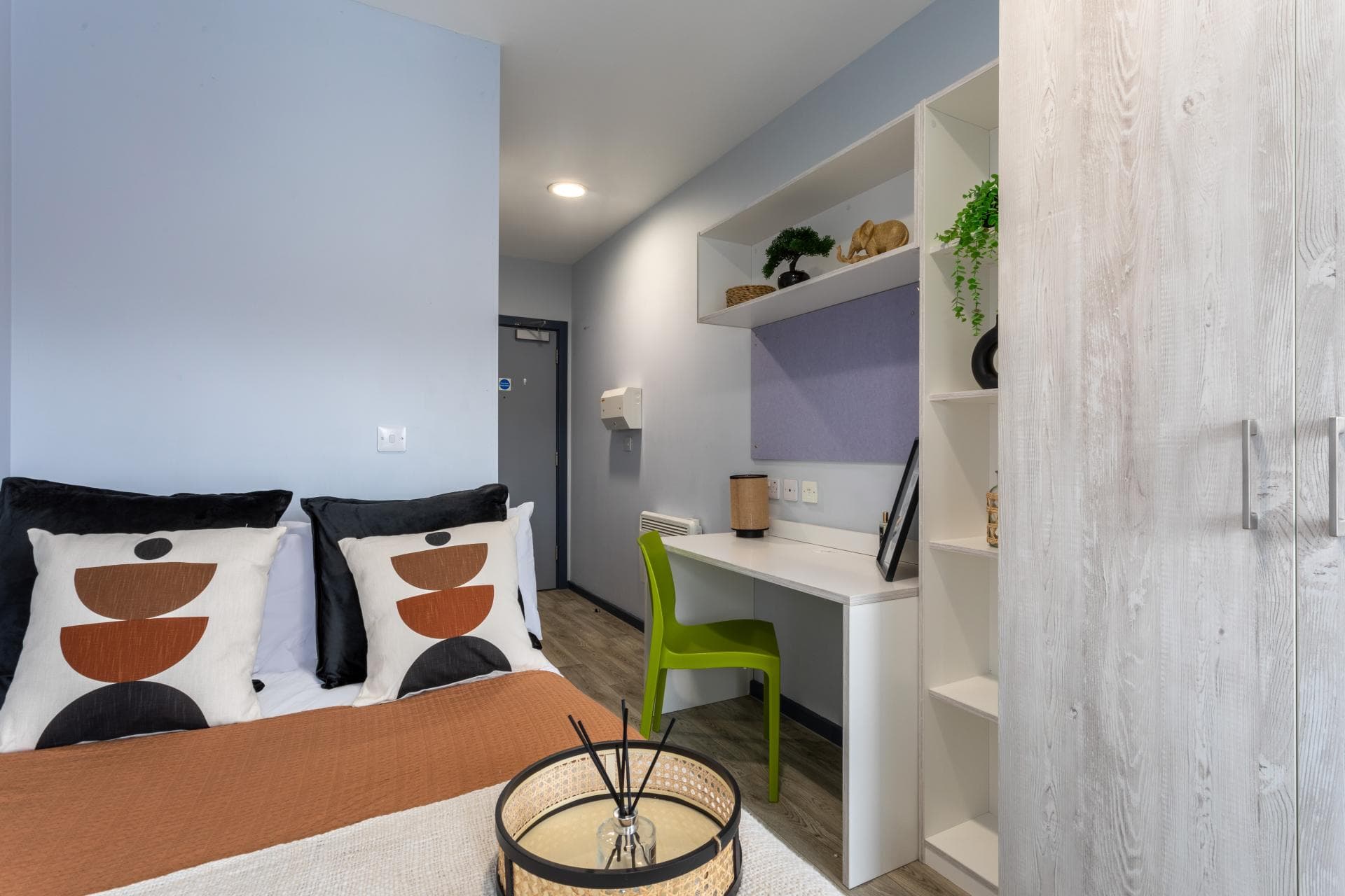Silver En-Suite - 13