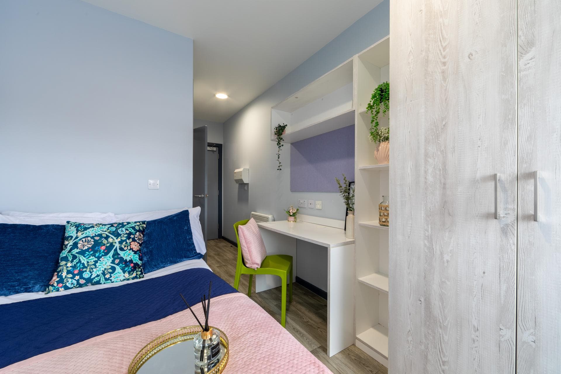Silver En-Suite - 18
