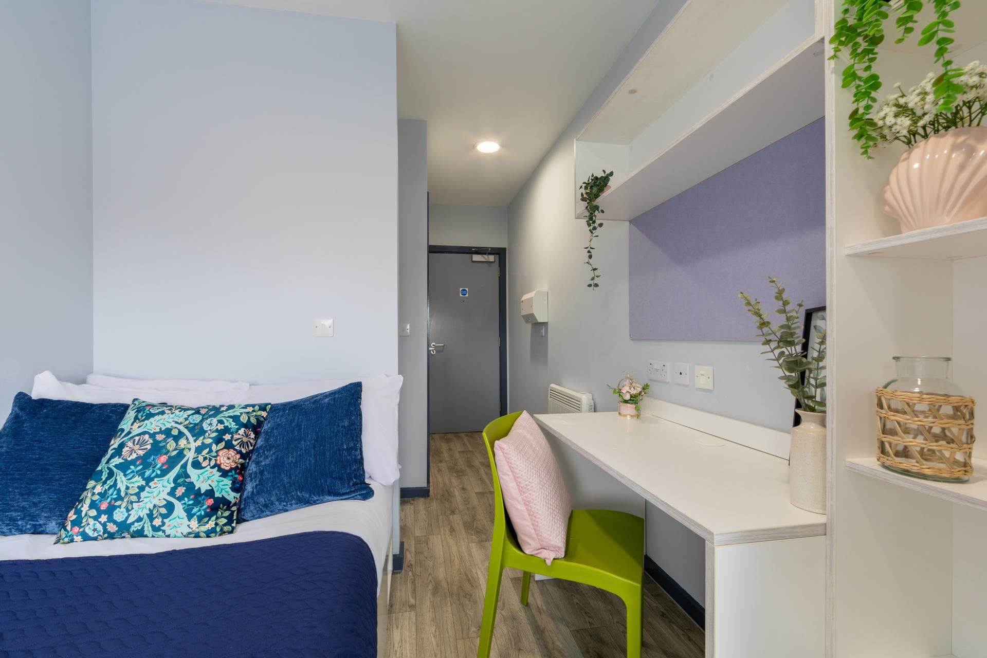 Silver En-Suite - 4