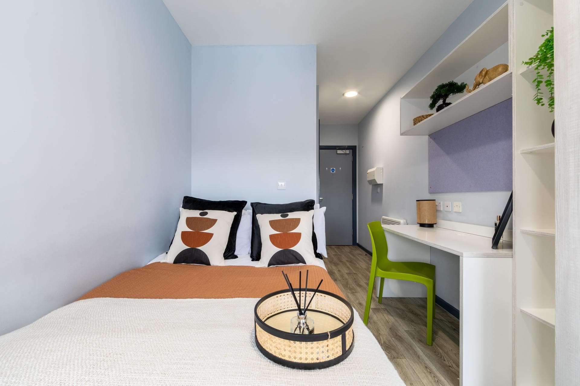 Silver En-Suite - 11