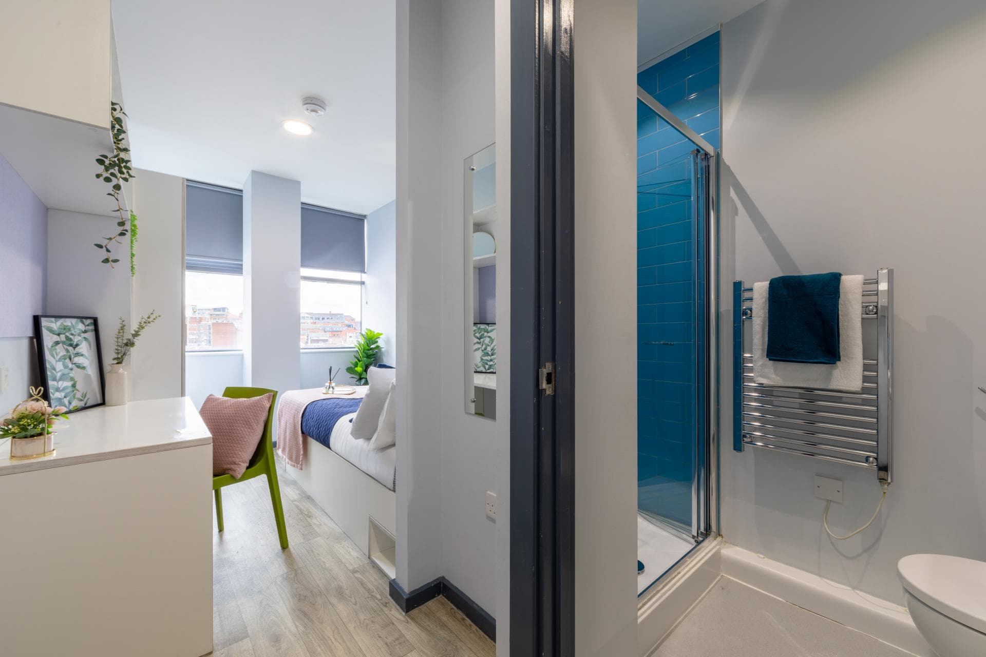 Silver En-Suite - 3