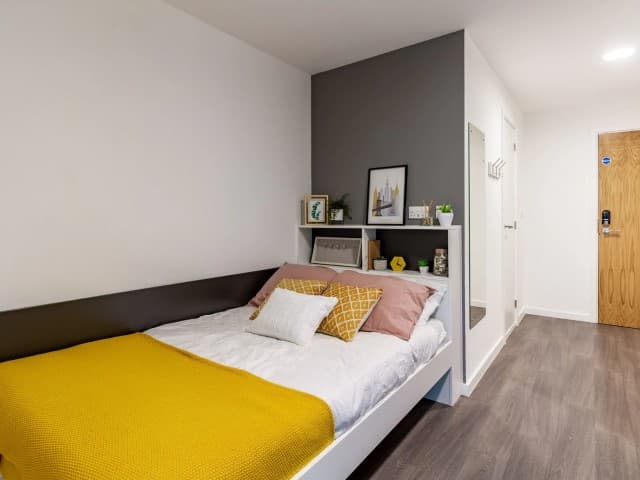Skyline Gold En Suite - 1