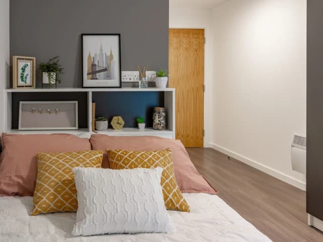 Skyline Gold En Suite - 8