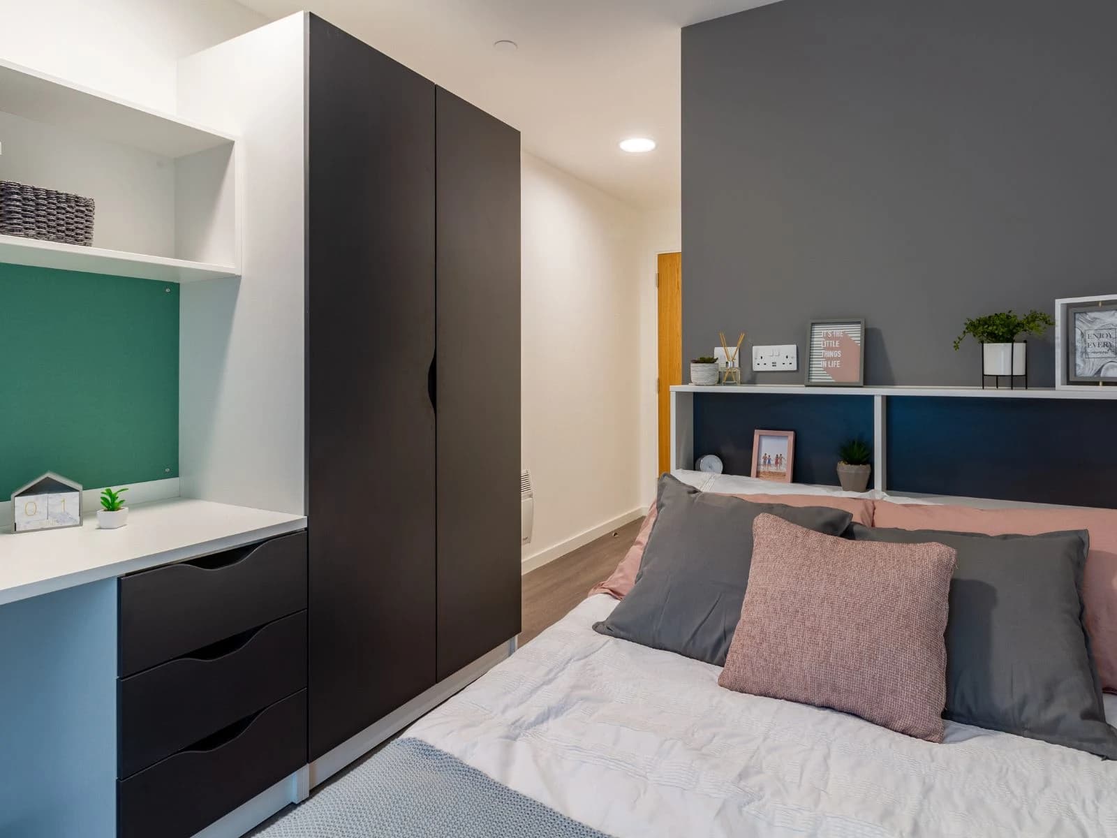 Bronze Premium En-Suite - 5