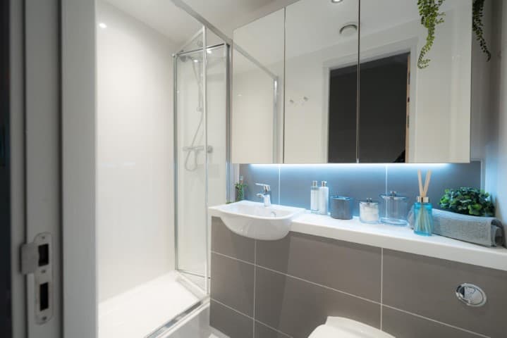 Classic En-Suite - 2