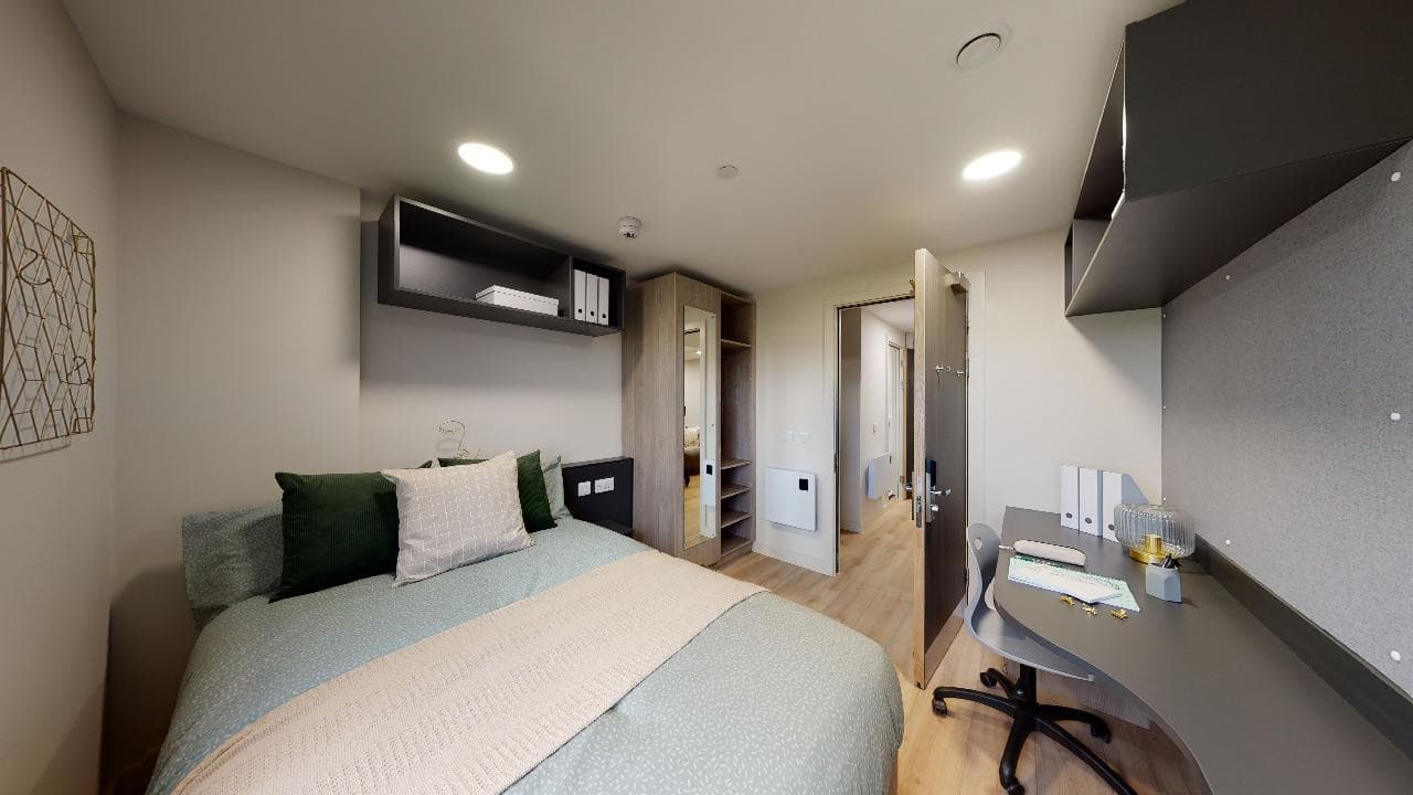 Two Bed Flat - 10