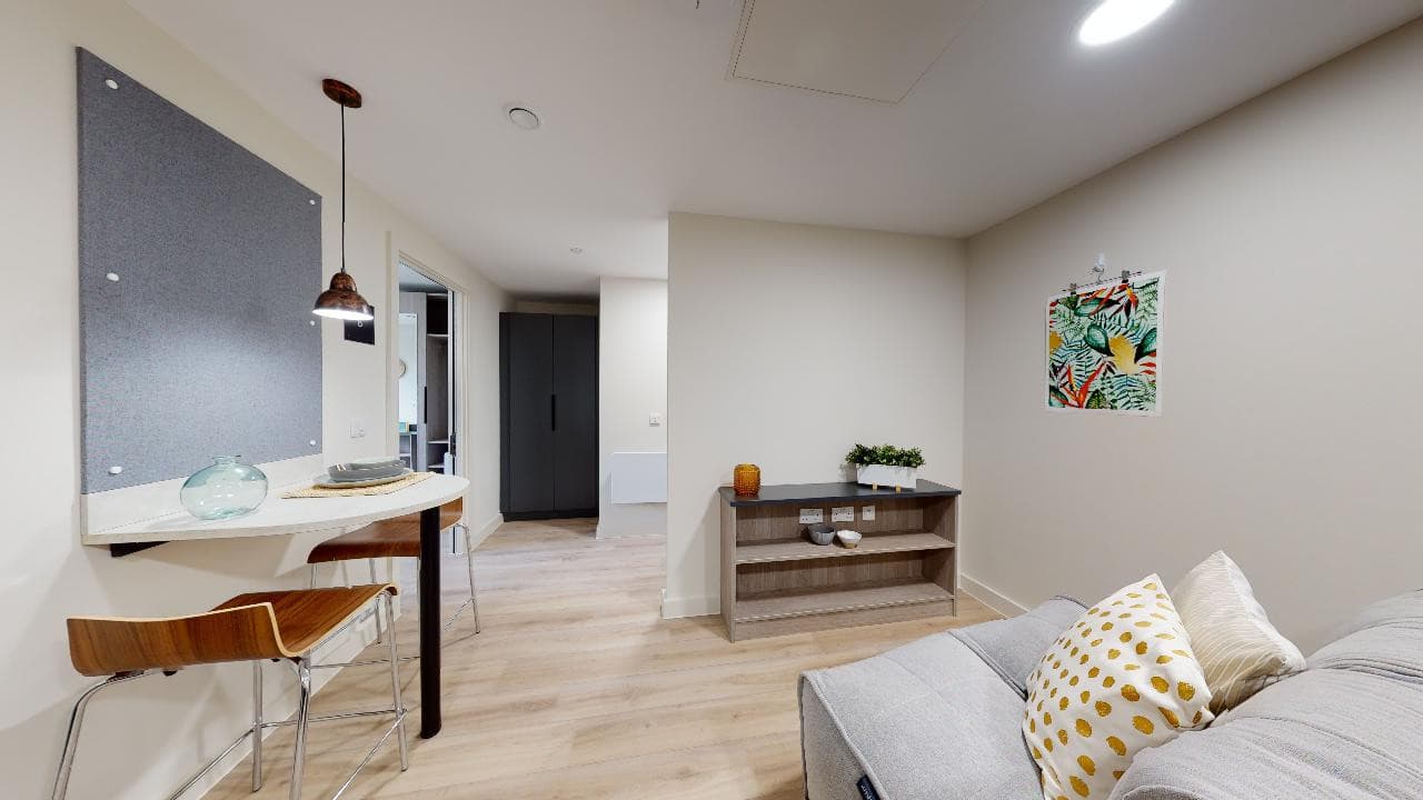 Two Bed Flat - 14