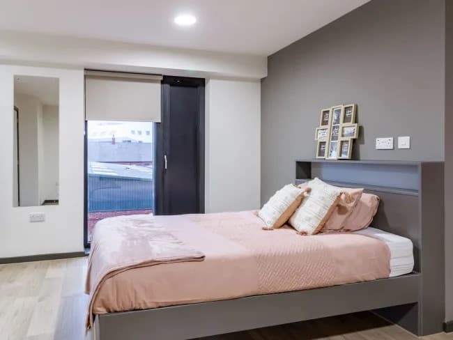 Silver Plus En Suite - 1