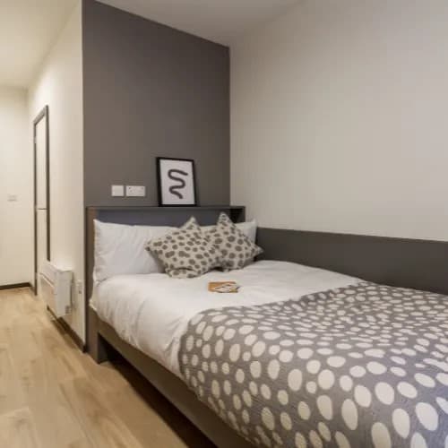 Classic En Suite 5 Share - 1
