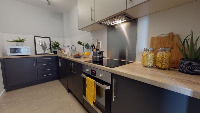 Silver 2 Bed Apt Plus - 3
