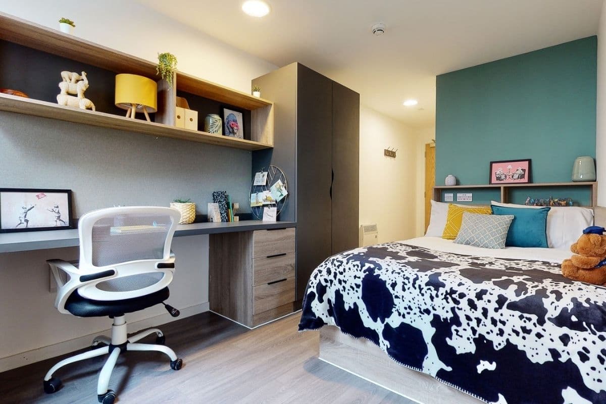 Bronze En-Suite Upper Level - 1