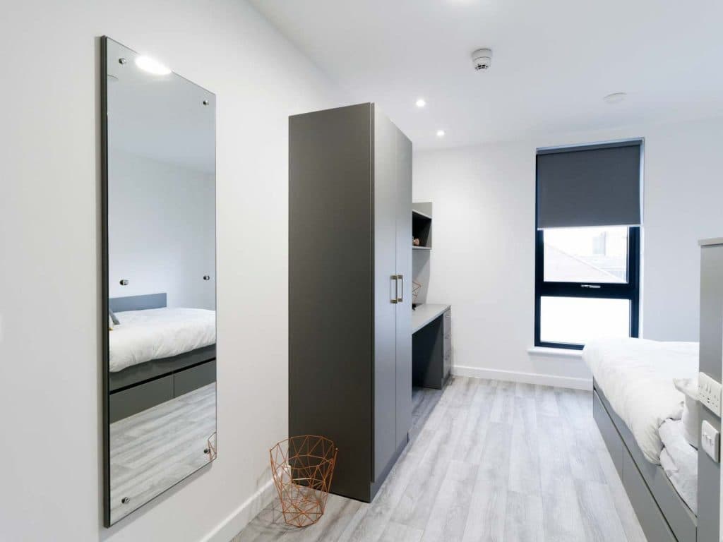 Premium Plus En Suite - 5