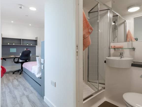 Sky View En Suite - 4