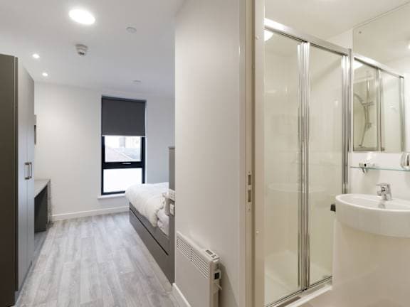 Sky View Plus En Suite - 3
