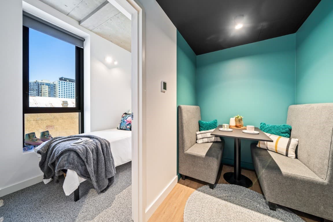 Panoramic Cosy Two Bedroom Apartment - 4