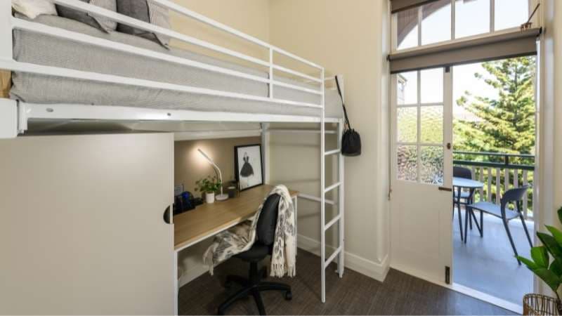 Single Loft Corner Deluxe - 1