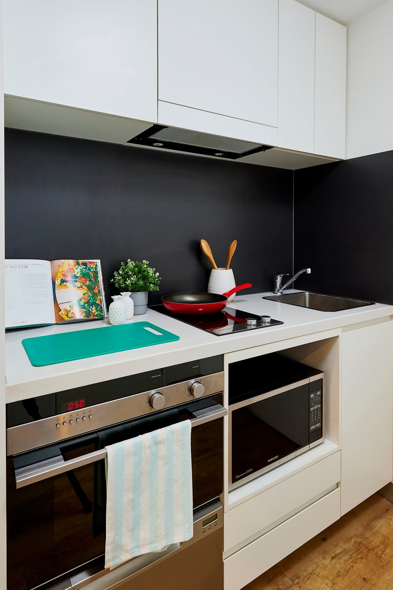 Ultra Twin King Single Bed Apartment - 4
