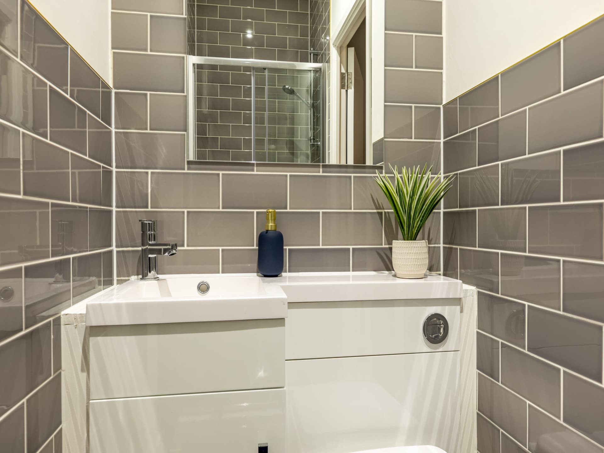 Gold En-Suite - 4