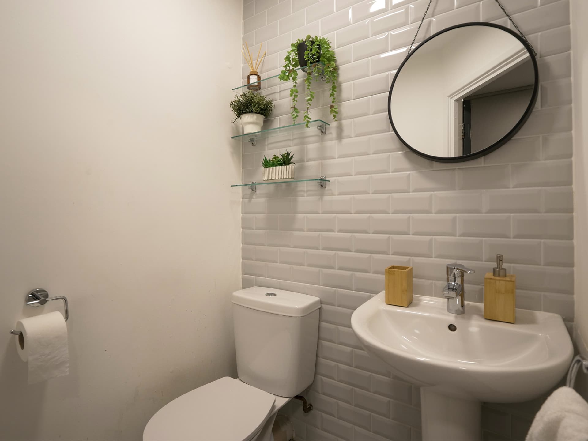 Classic 4 Bed Flat - 4