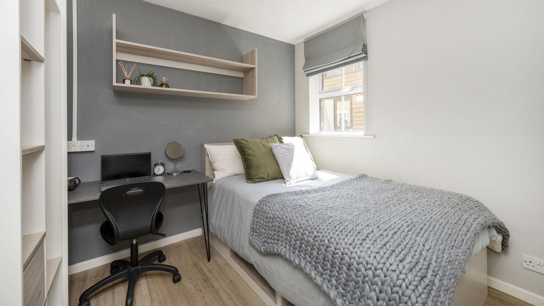 Classic 1 Bed Flat - 1