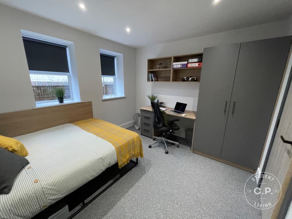 Flat 4,Commercail Point - 6