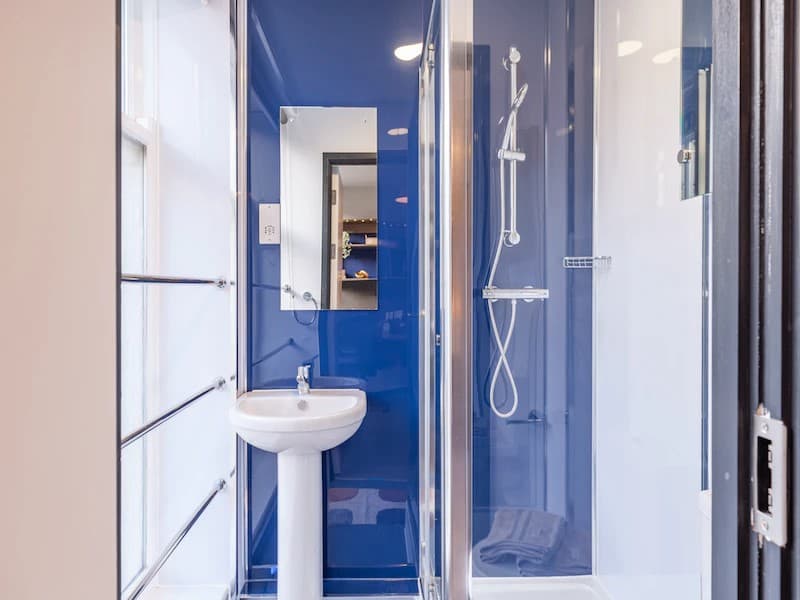 Deluxe Ensuite - 3