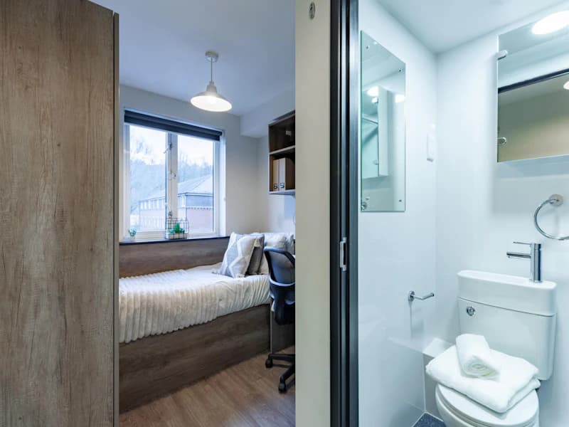 Standard Ensuite - 5
