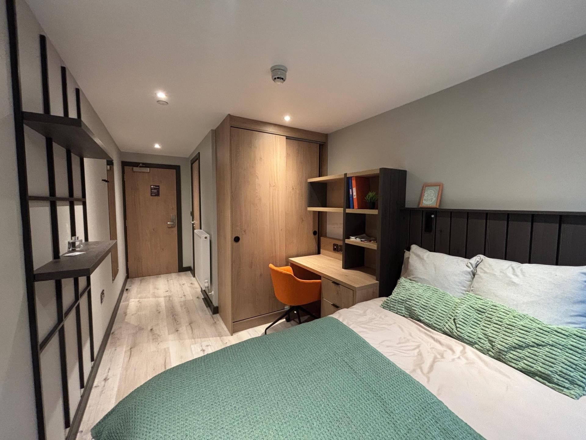 Modern Classic En-Suite - 1