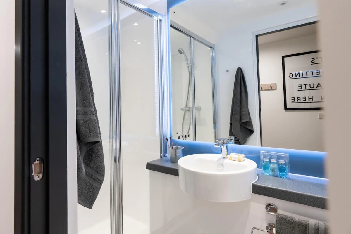 Silver Plus En-Suite - 10