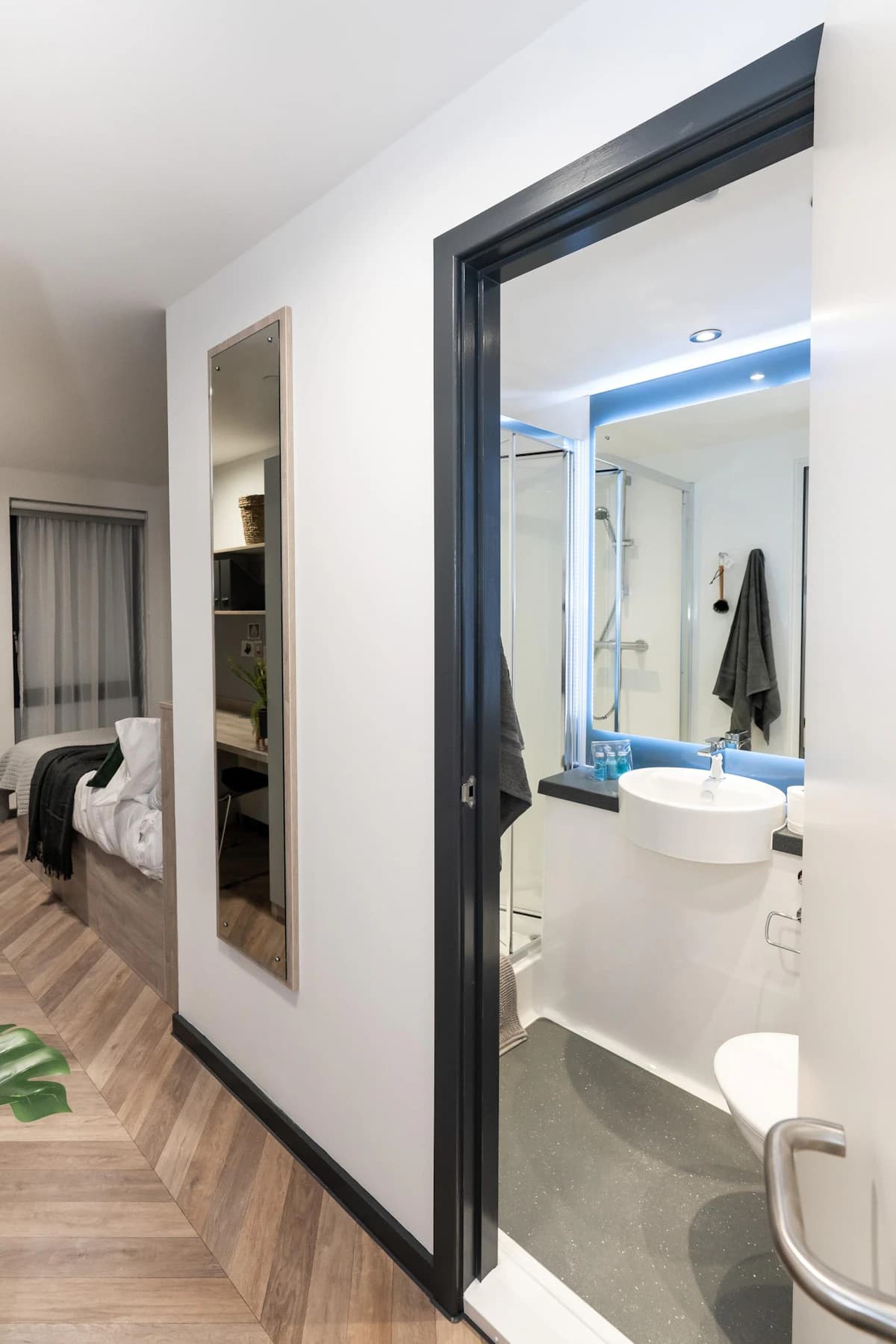 Deluxe En-Suite - 7