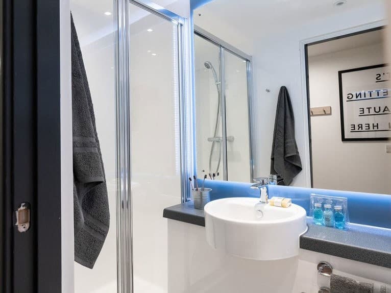 Bronze En Suite - 2