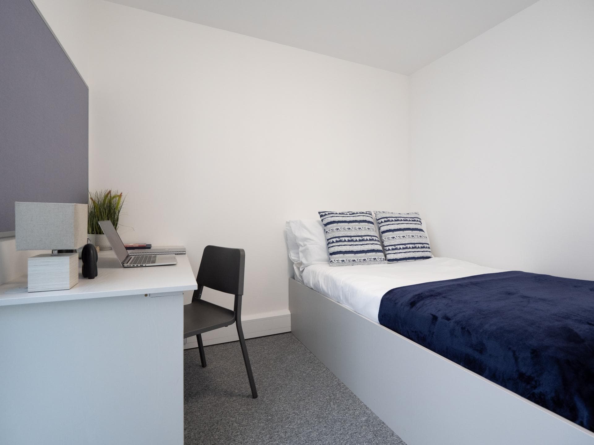9 Bed Classic En-Suite - 1