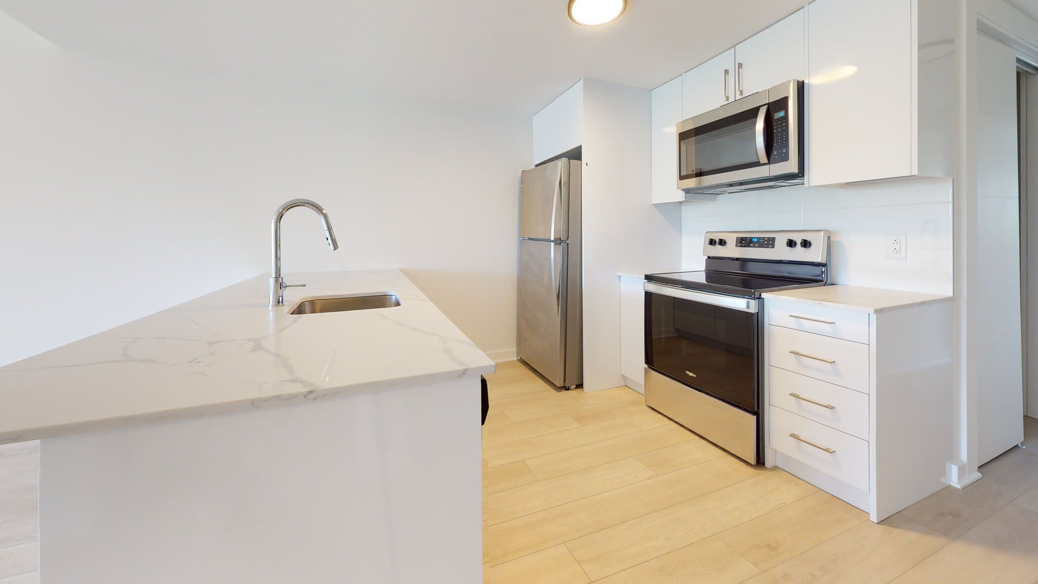 2 Bedroom + Den - Plan E - 7