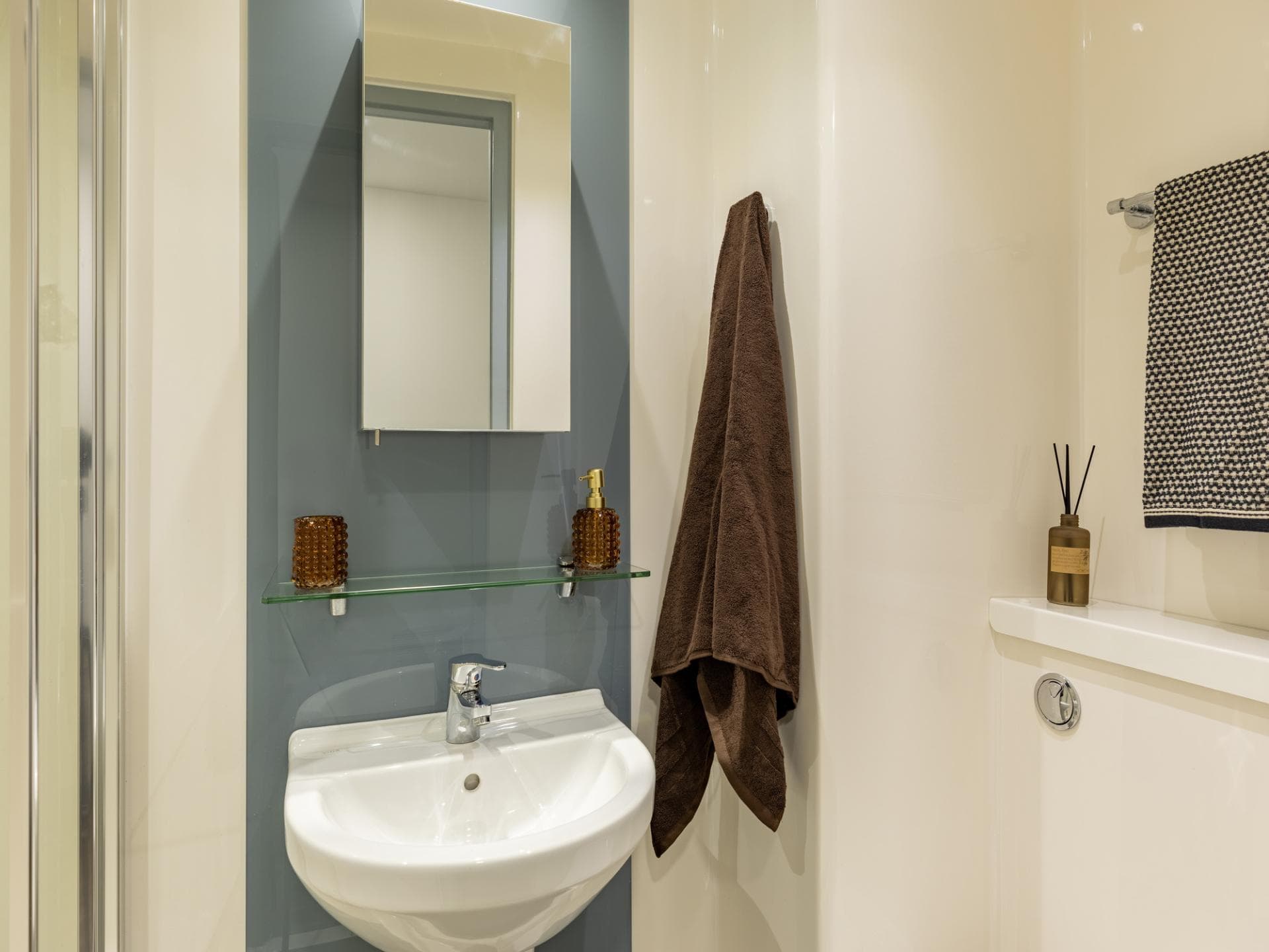 Classic En-Suite - 4