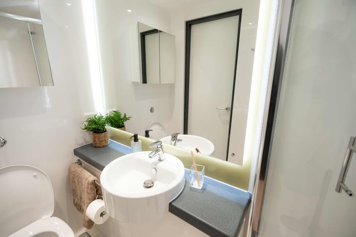 Gold En Suite - 6