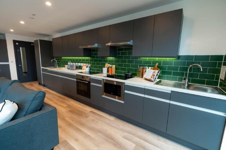 Silver Plus En Suite - 13