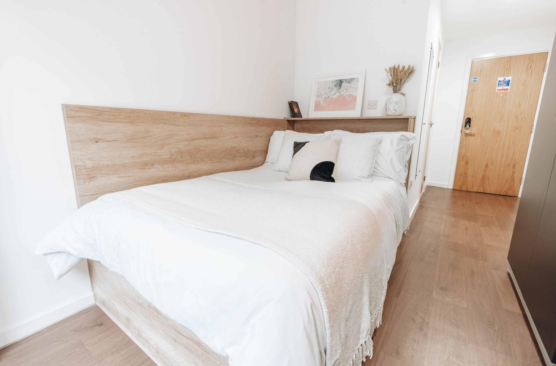 Bronze En-Suite (High Floors) - 1