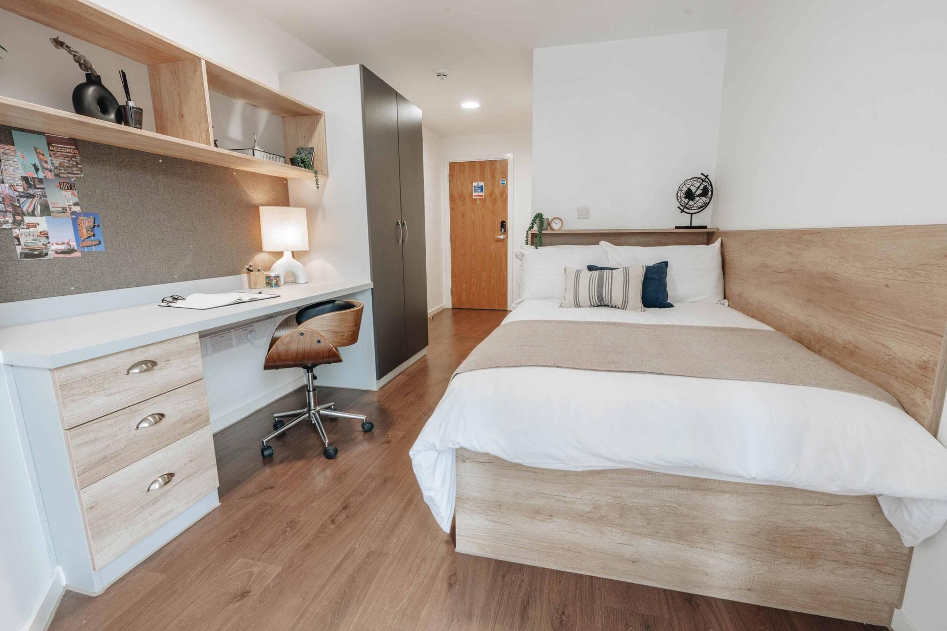 Gold En-Suite (High Floors) - 1