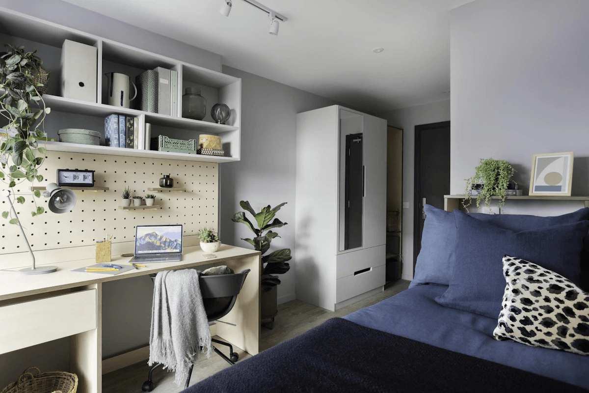 5 Bed Standard En-Suite - 2