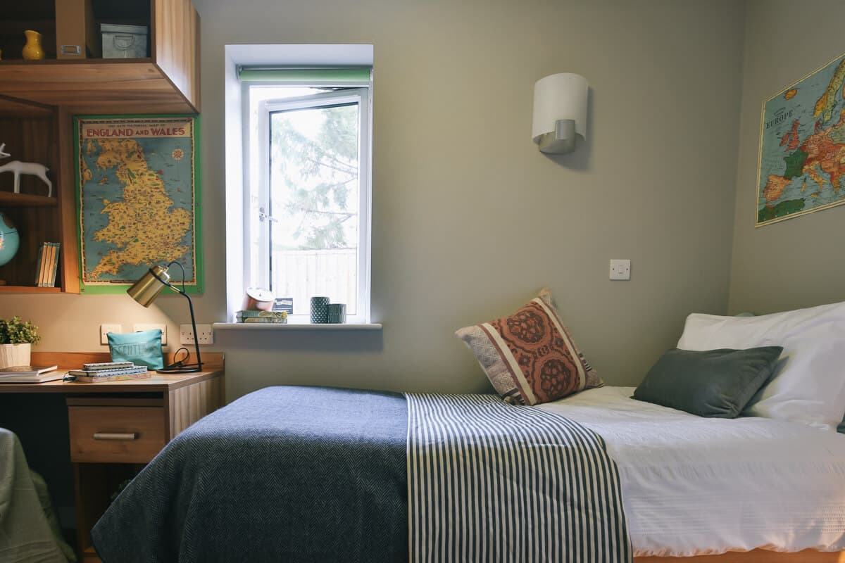 2 Bed - Shared Bath - Double Bed - 5