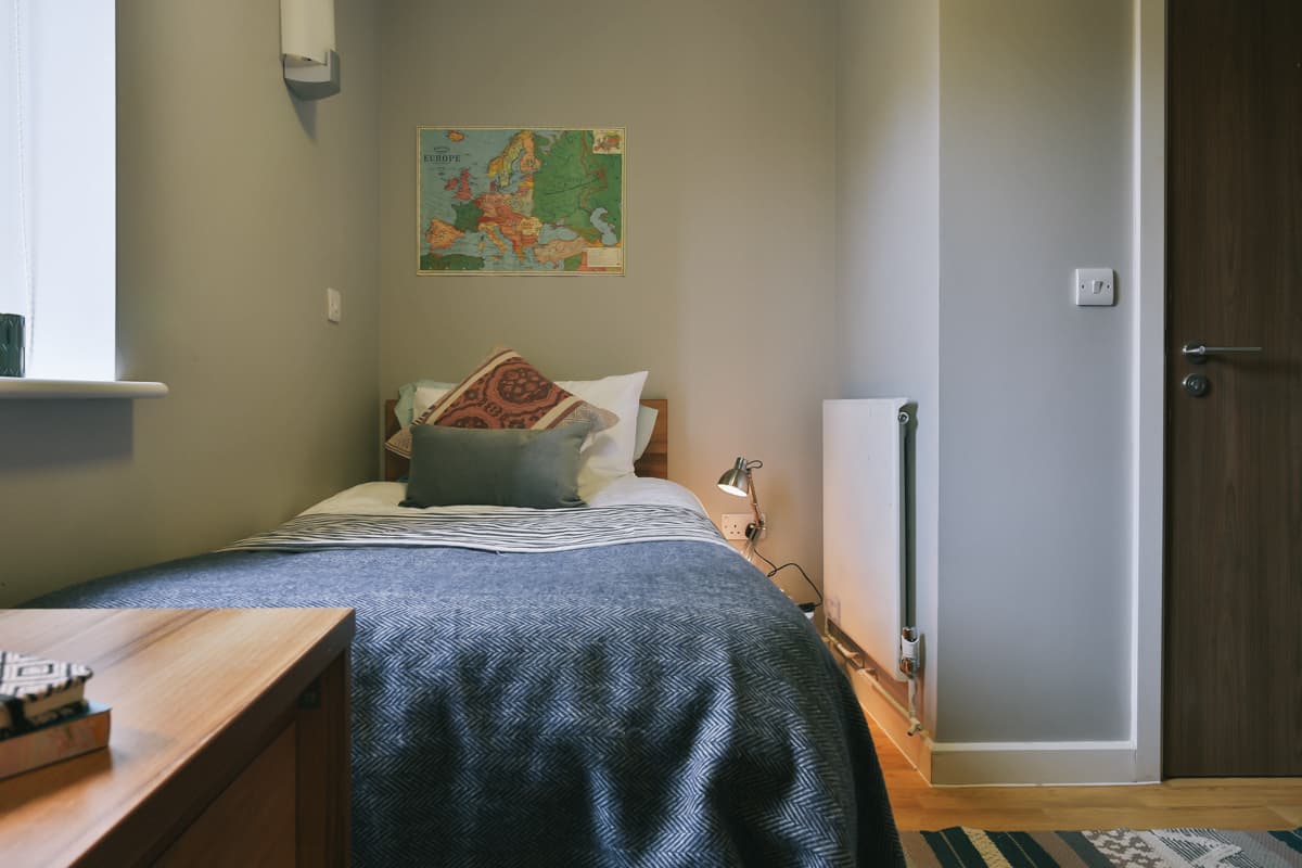 2 Bed - Shared Bath - Double Bed - 9