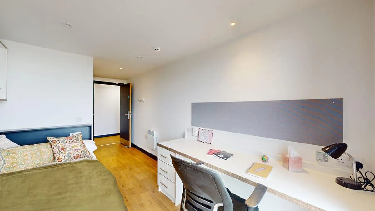 8 Bed Premium En-Suite - 3