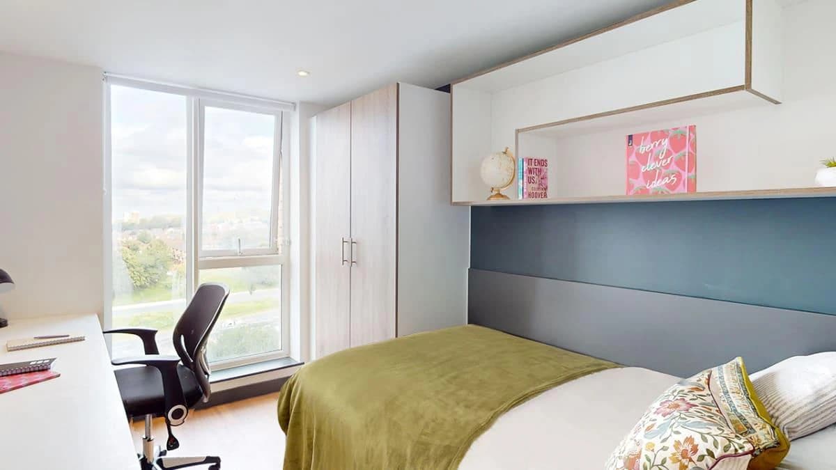 8 Bed Deluxe En-Suite - 1