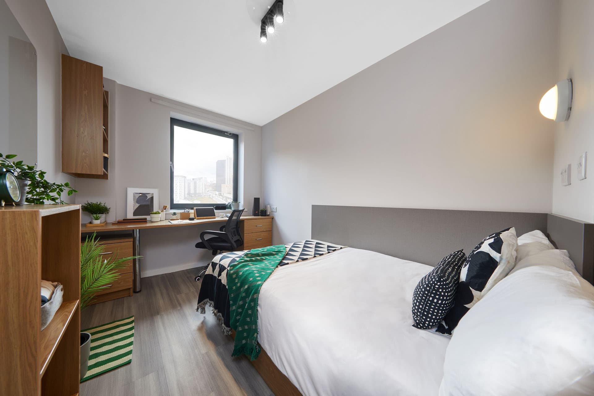 Silver En-Suite - 7