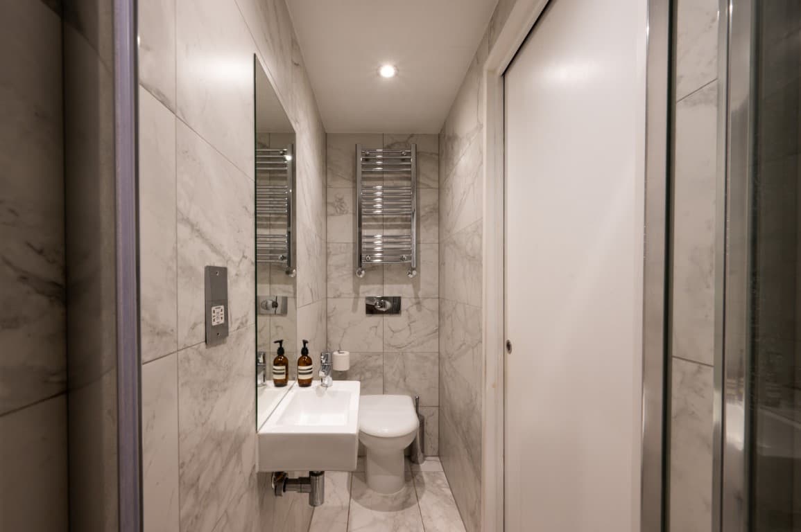 Standard En-Suite - 11