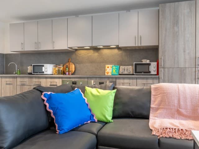 Skyline Silver En Suite - 11