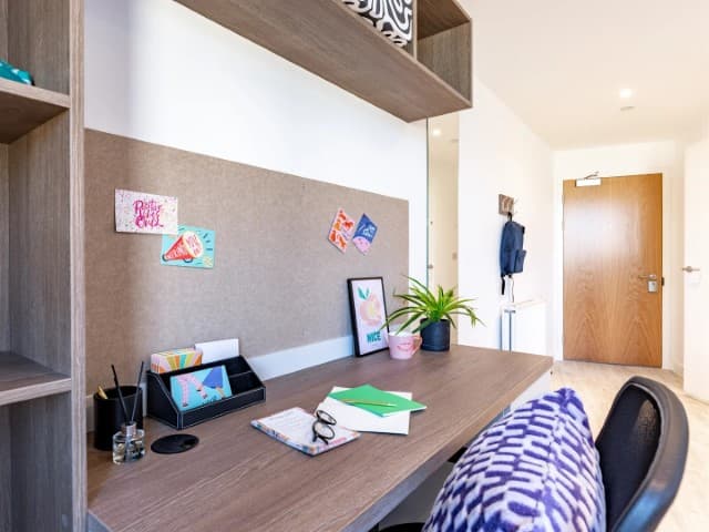Skyline Silver En Suite - 4